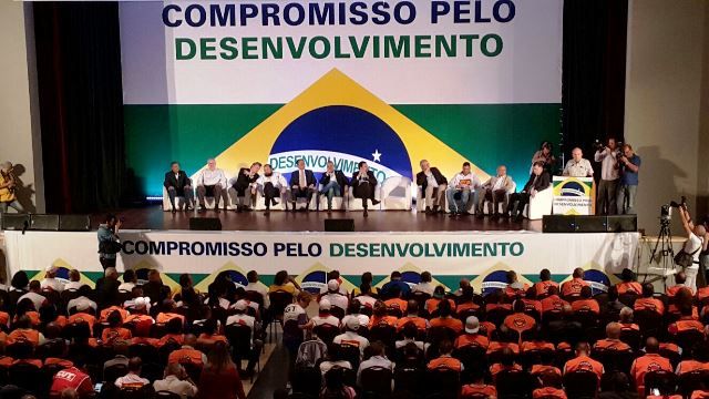 Um dia histórico: representantes de trabalhadores e de empresários, lado a lado, uniram-se hoje em defesa da retomada da economia, para que o Brasil volte aos trilhos. 